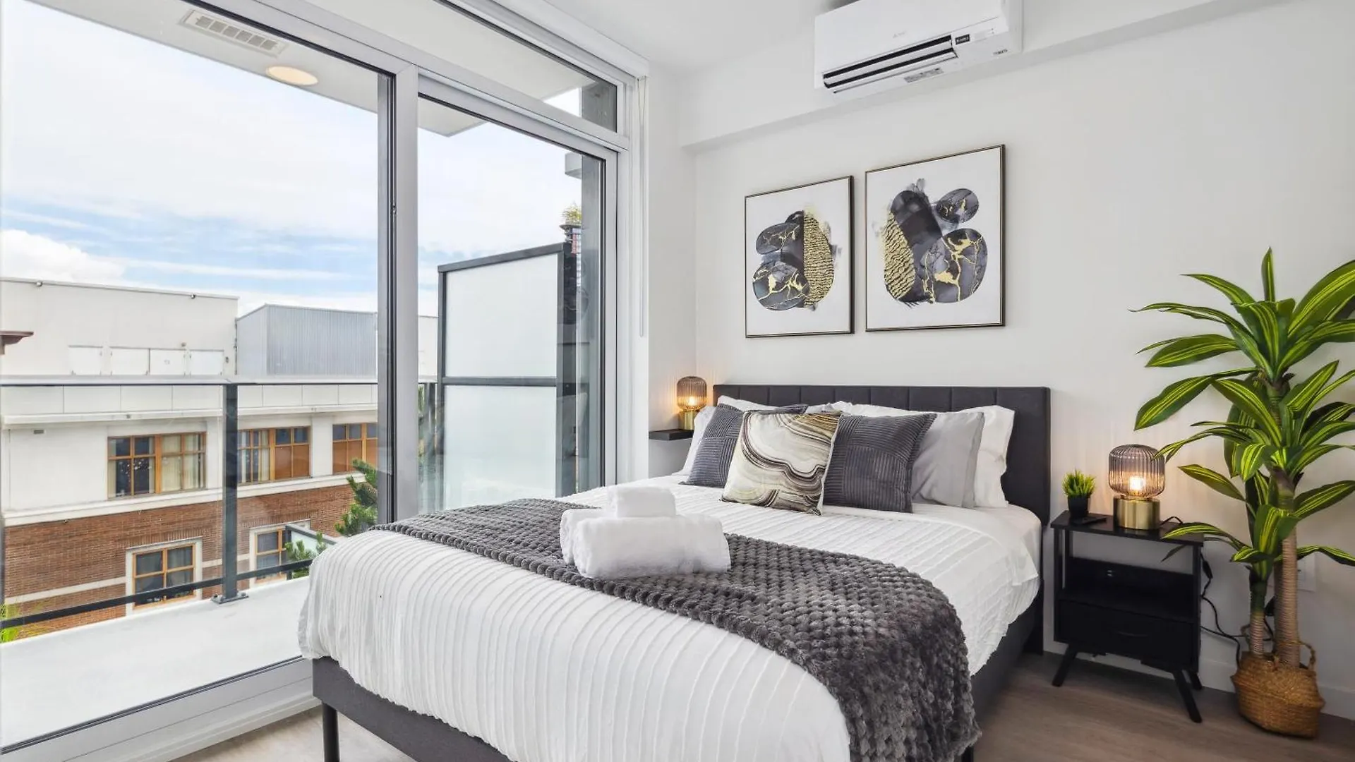 Brand New City Apt In Downtown Vancouver 0*,  Canada