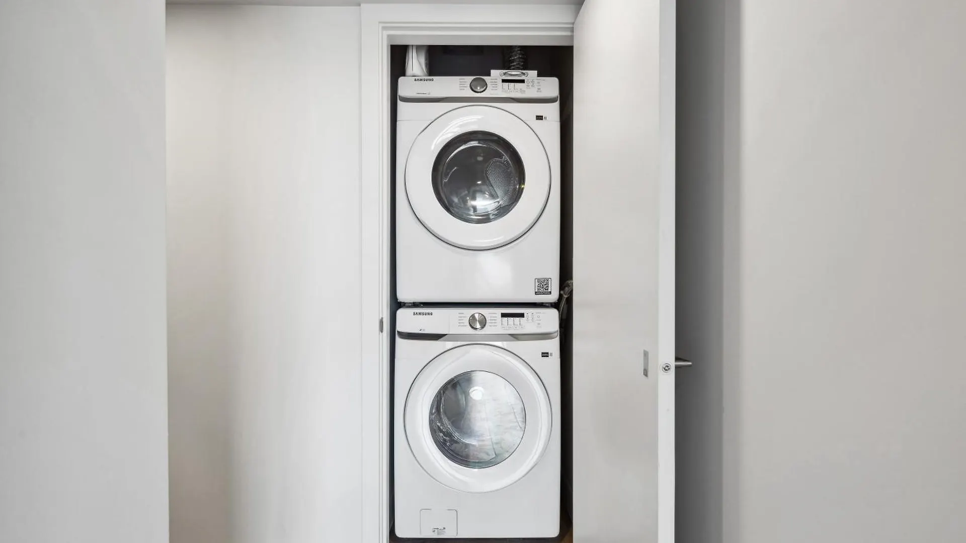 Brand New City Apt In Downtown Vancouver Apartment