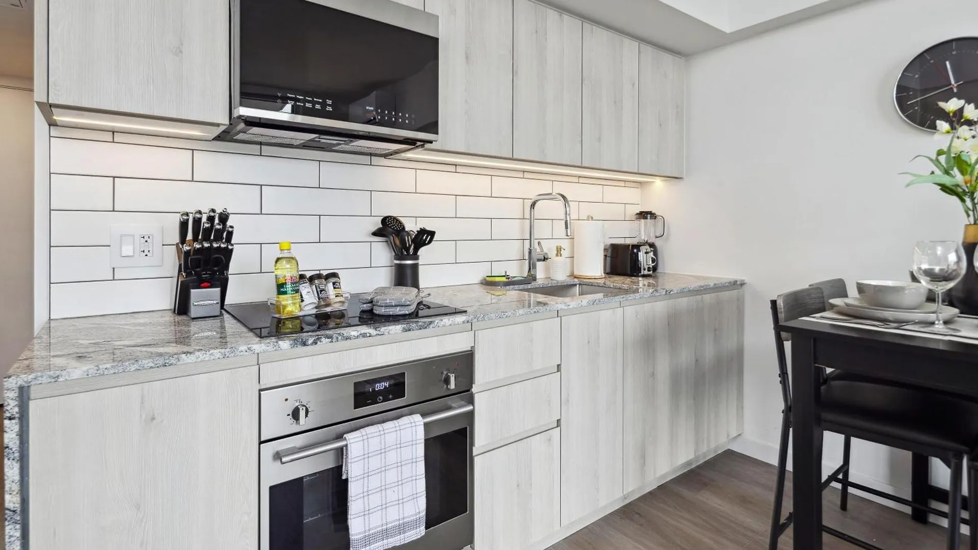 Apartment Brand New City Apt In Downtown Vancouver