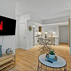 Elegant & Cozy Two-bedroom Duplex In The Heart Of Yaletown Vancouver
